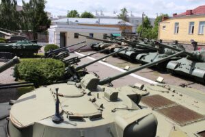 22 года истории: день рождения уникальной площадки военной техники!